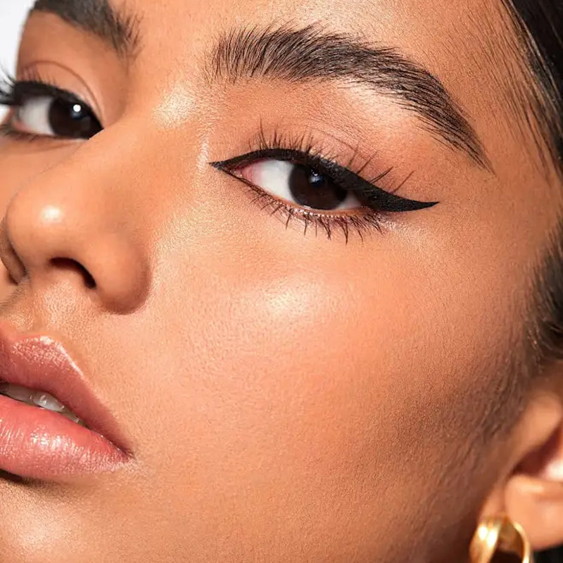 Tinycarry® 🌟 “1-Second Perfect Wing Pen — The Effortless Cat-Eye Maker”